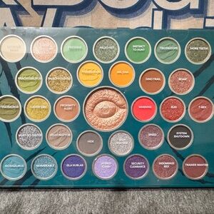 Rare Jurassic Park Special Edition Eyeshadow Palette - still sealed